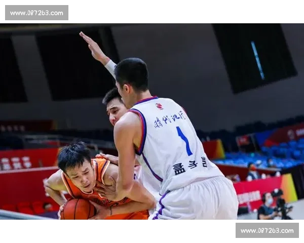 丁彦雨航带领球队逆转胜利 展现顽强拼搏精神与赛场领袖风采